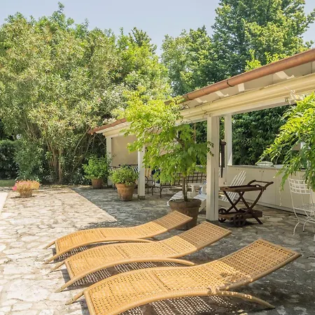 Apartmán Luxury With Swimming Pool At 700 Meters From The Sea