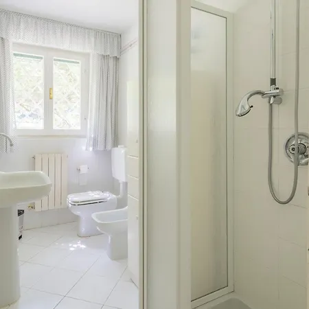 Luxury With Swimming Pool At 700 Meters From The Sea Marina di Pietrasanta