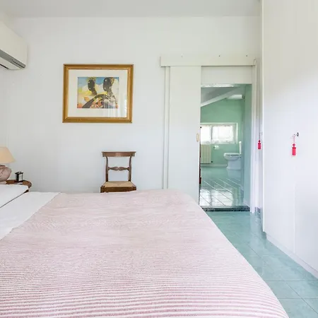 Luxury With Swimming Pool At 700 Meters From The Sea