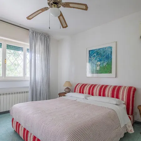 Apartmán Luxury With Swimming Pool At 700 Meters From The Sea Marina di Pietrasanta
