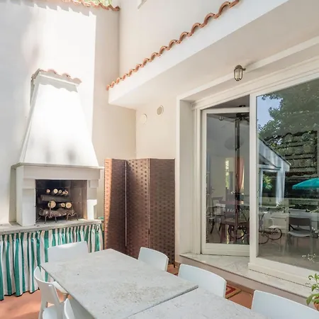 Luxury With Swimming Pool At 700 Meters From The Sea Apartmán *