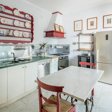 Luxury With Swimming Pool At 700 Meters From The Sea *