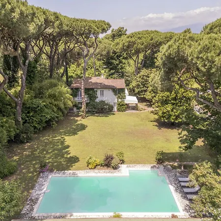 Luxury With Swimming Pool At 700 Meters From The Sea Apartmán *